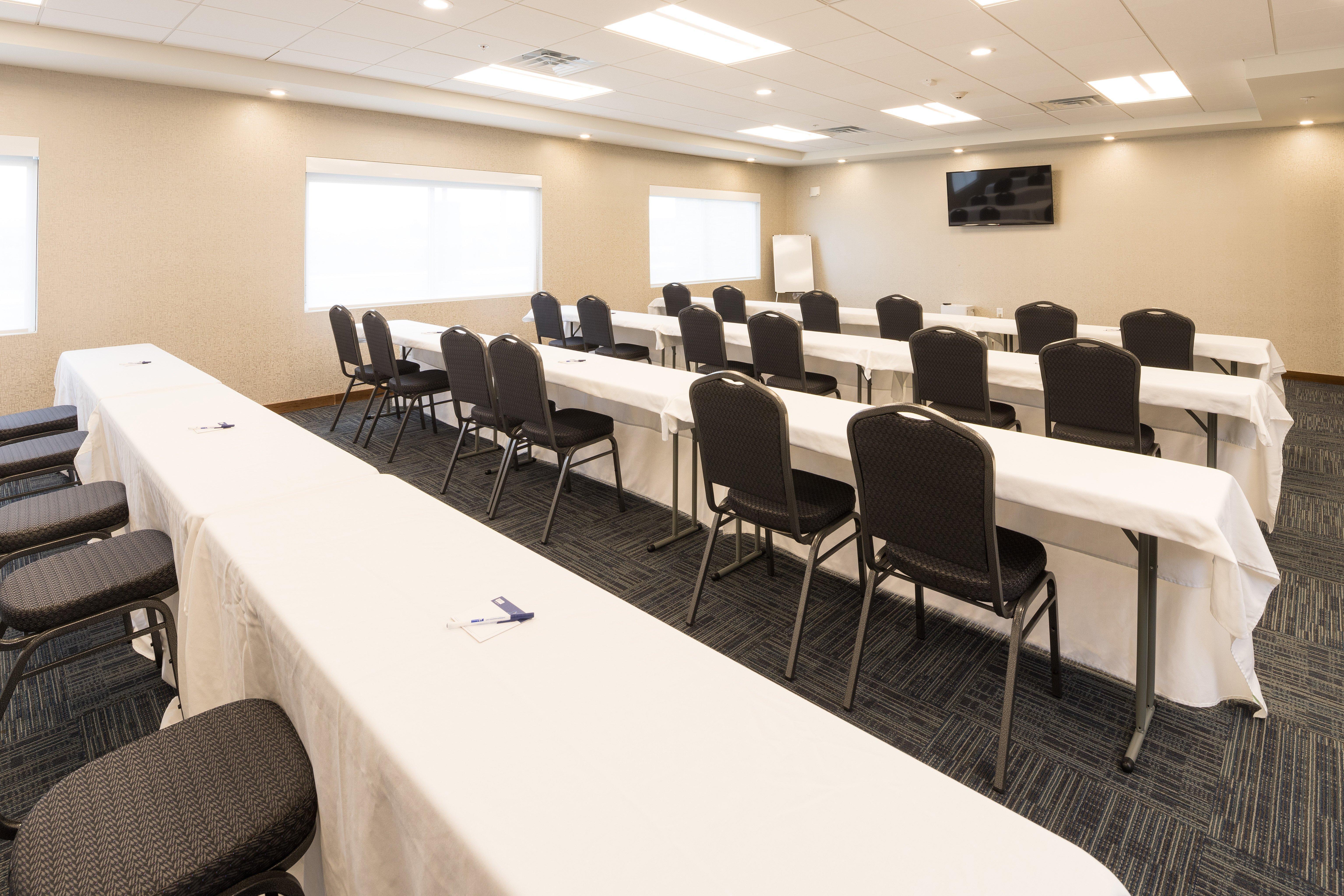 Holiday Express & - By Ihg Hotel Auburn